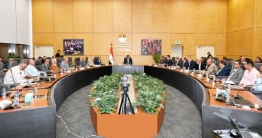 اجتماع وزير الإسكان لمتابعة