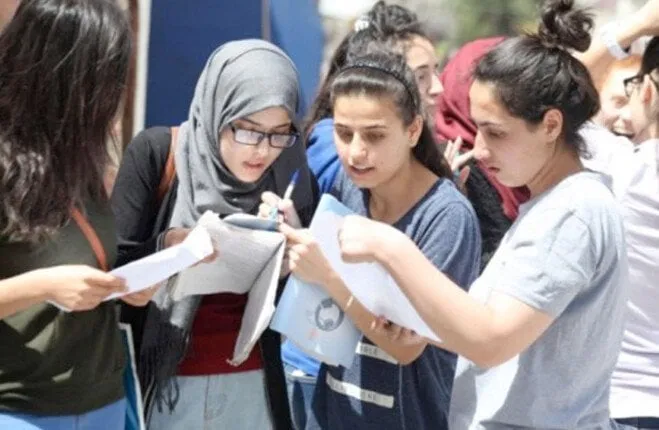 استعدادات امتحانات الثانوية العامة تكشف معاناة الأسر كما ترويها مؤسس «أمهات مصر»