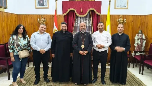 استقبال مميز للبطريرك الأنبا إبراهيم إسحق لوفد جنود مريم

البطريرك الأنبا إبراهيم إسحق يستقبل وفد المجلس الإقليمي لجنود مريم

غبطة البطريرك يتفاعل مع وفد جنود مريم في الإسكندرية