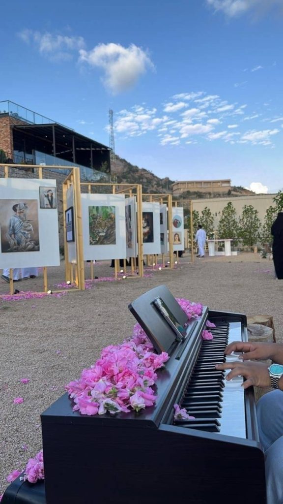 افتتاح معرض «سيمفونية ورد»