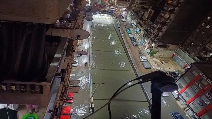 الإسكندرية تتعرض لإعصار مفاجئ يرافقه برق ورعد وسقوط ثلوج | صور