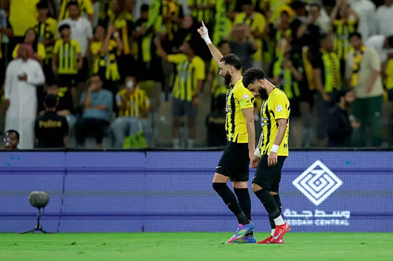 اللقب يقترب.. الاتحاد يهزم