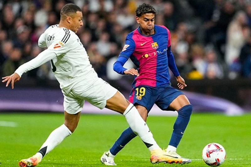 التاريخ يتحدث.. مواجهات برشلونة