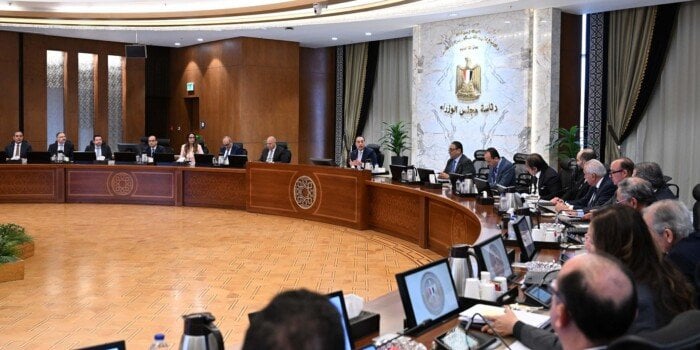 الحكومة تؤكد: الاستماع لآراء
