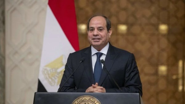 الرئيس السيسي يهنئ نظيره