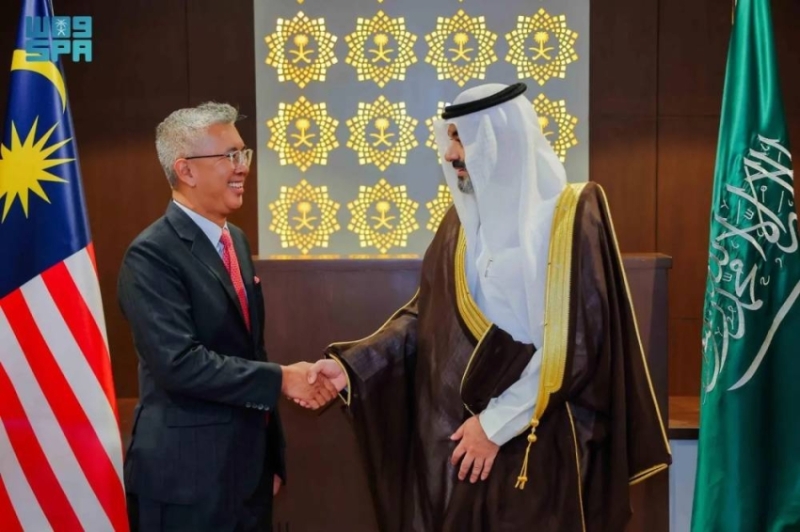 السواحه يبحث مع وزير