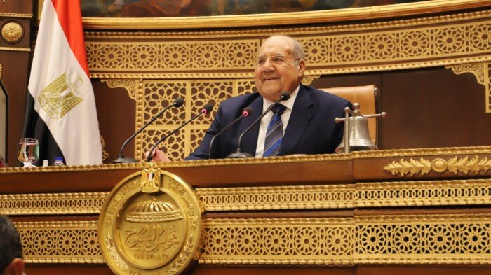الشيوخ يبحثون الأثر التشريعي