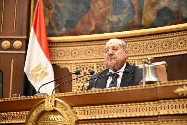 الشيوخ يوجهون الحكومة بتنفيذ