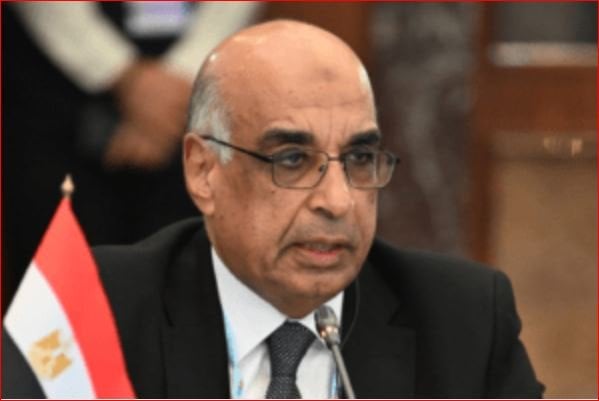 العدل تنظم القافلة الطبية