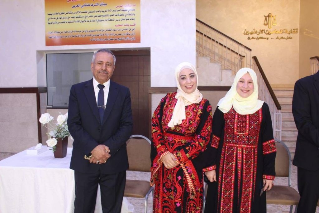 الممرضين: القابلات القانونيات نجمات