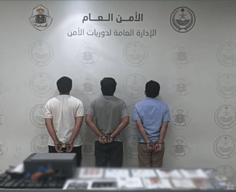 القبض على ثلاث مقيمين