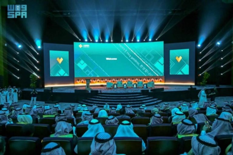القصبي يؤكد تصحيح أوضاع 374 ألف عامل في برنامج التستر التجاري