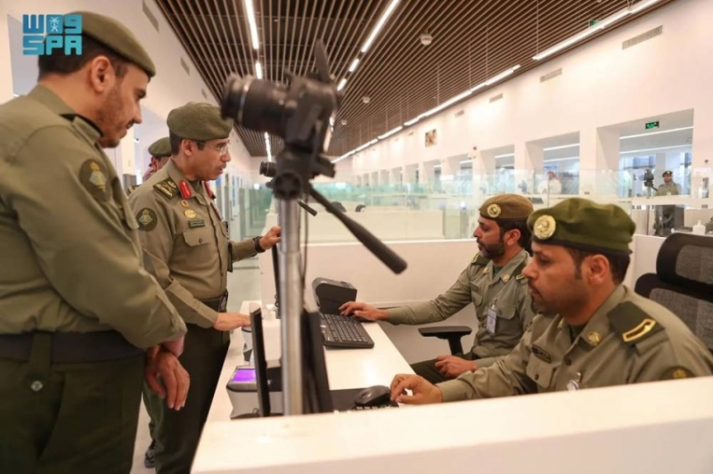 اللواء المربع يزور جوازات