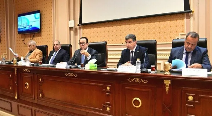 الهيئة القومية للأنفاق تعزز رؤية الدولة نحو تطوير البنية التحتية  
عابد يؤكد: التركيز على تنمية البنية التحتية من خلال الهيئة القومية للأنفاق  
السعي نحو تنمية البنية التحتية يتصدر أولويات الهيئة القومية للأنفاق