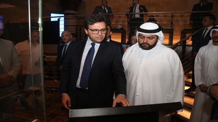 بحث وزير الثقافة مع
