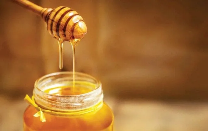 تحليل عينات العسل يكشف: طرق تمييز الطبيعي عن المغشوش