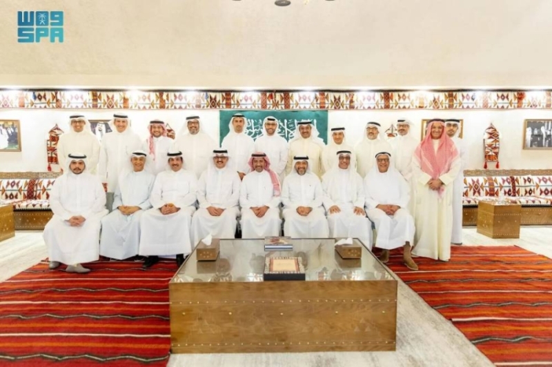تطوير صناعي 12 قطاعًا
