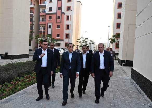 تفقد رئيس الوزراء مشروعات