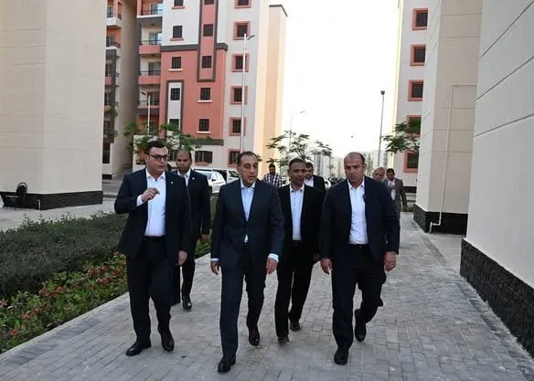 تفقد رئيس الوزراء مشروعات قيد التنفيذ في حدائق العاصمة
