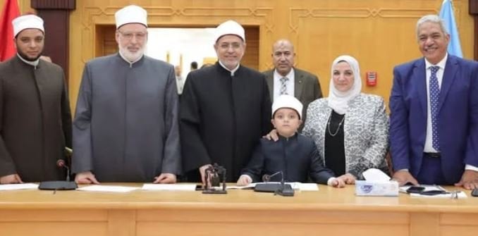 تكريم طالب الأزهر أنس