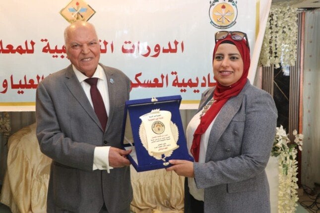 تكريم متميزين: الزناتي يكرّم 5 معلمات ويعلن عن مكافآت شهرية