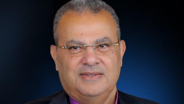 تهنئة بارزة من القس