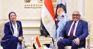 رئيس العربية للتصنيع ووزيرة