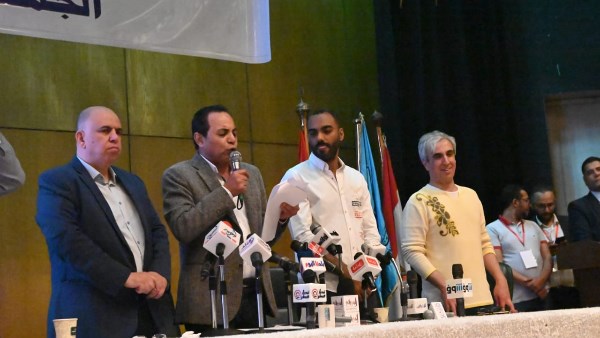جمال عبدالرحيم يعلن دعم