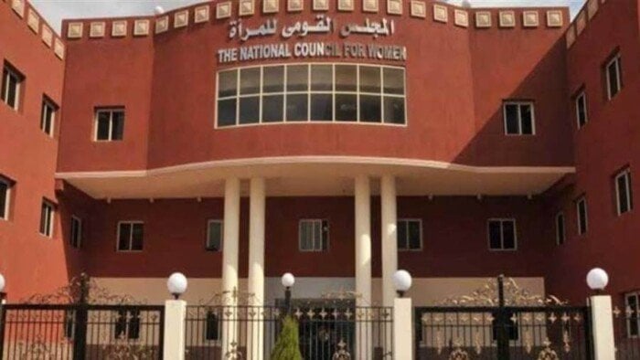 جهود محافظ أسوان في دعم المرأة تثير إشادة رئيس قومي المرأة