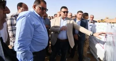 جولة الوزير تتابع تنفيذ شبكات المرافق في جنيفة والرابية بمدينة الشروق