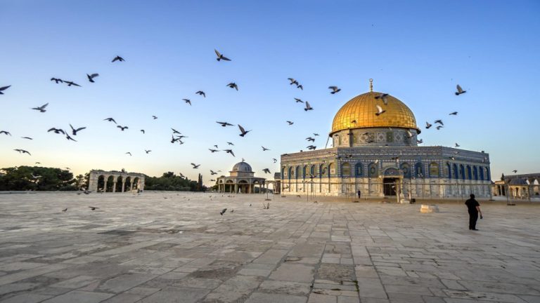 حسان يؤكد: الأردن ماضٍ في حماية ورعاية مقدسات القدس
