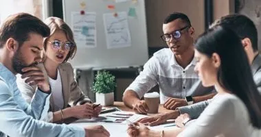 قانون العمل يكفل للعامل حق إجازة الامتحانات بأجر كامل.. اعرف الشروط