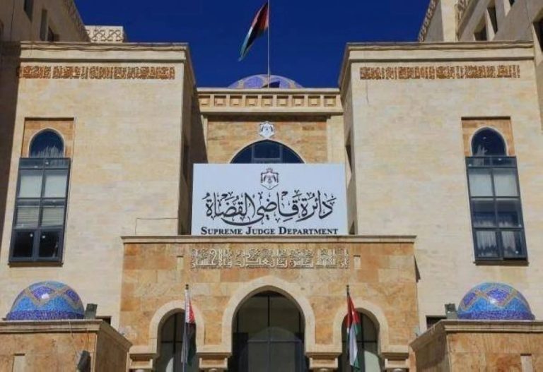 دعوة مرشحين للامتحان التنافسي الإلكتروني في 13 أيار من قاضي القضاة – أسماء