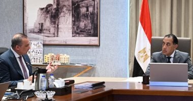 رئيس الوزراء يستعرض الموقف