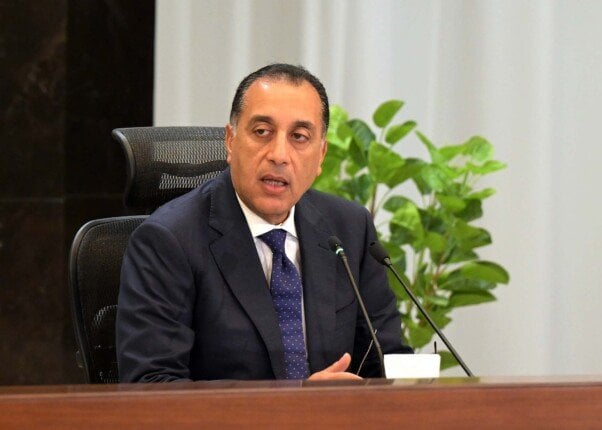 رئيس الوزراء يحتفل بمرور