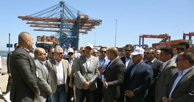 رئيس الوزراء يتفقد أعمال