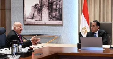 رئيس الوزراء يستعرض مقترحا