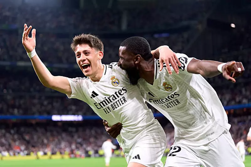 ريال مدريد يستهدف إعادة