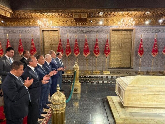 زيارة وزير الخارجية لضريح