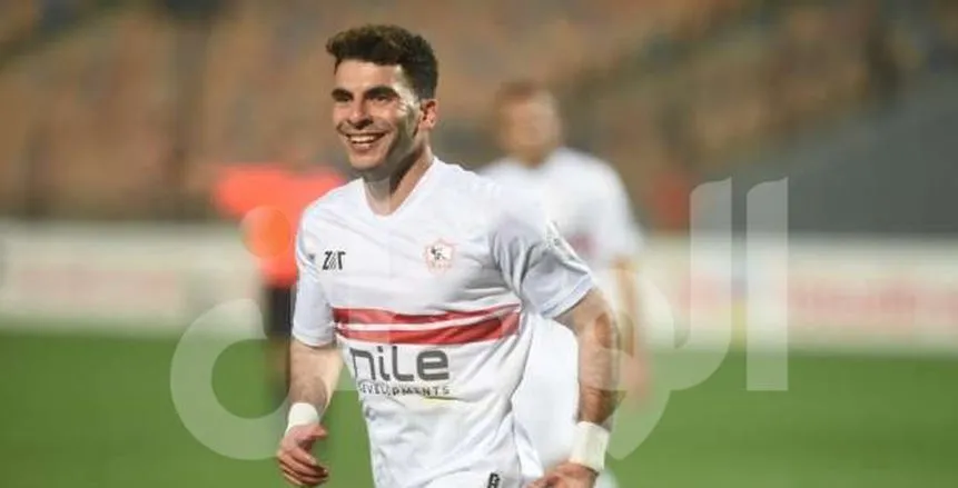 كواليس ظهور زيزو داخل الزمالك قبل جلسة التحقيق.. «يضحك مع العمال»
