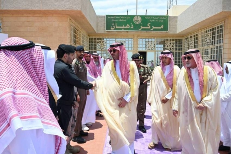 سعود بن جلوي يزور
