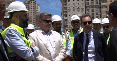 السفير الفرنسى يتفقد مشروع