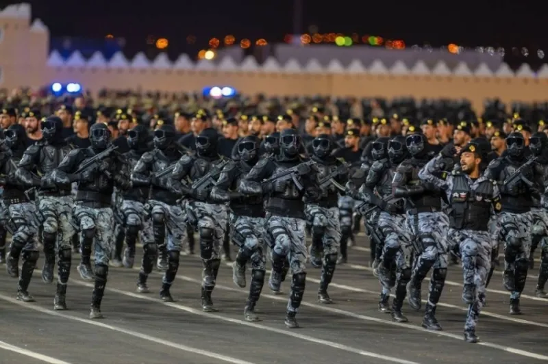 "ضبط مواطن" أثناء نقله 15 وافدًا مخالفًا لأنظمة الحج