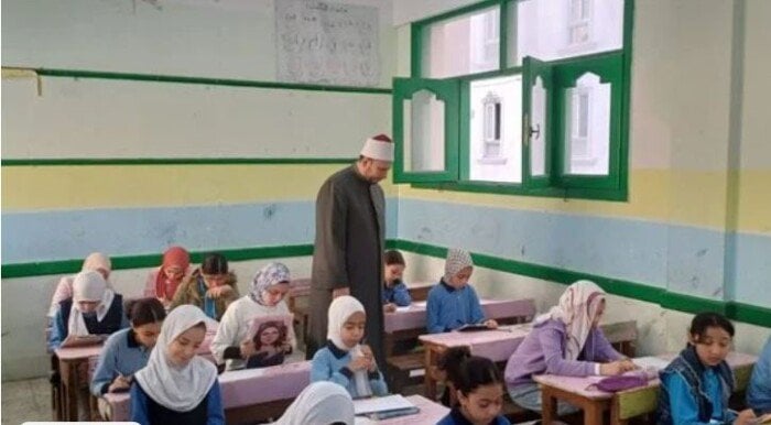 طلاب الأزهر يؤدون امتحان