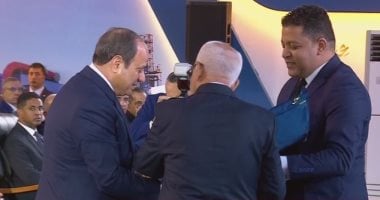 عبد المنعم الجمل يقدم