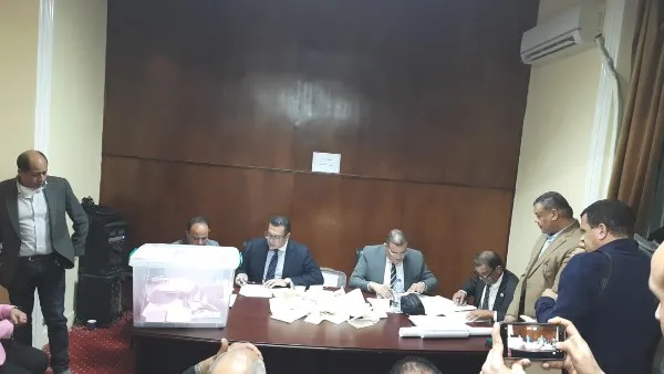 فرز أصوات الناخبين يبدأ بالإسكندرية في انتخابات الصحفيين
