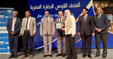 فوز المتميزين بجوائز أفضل
