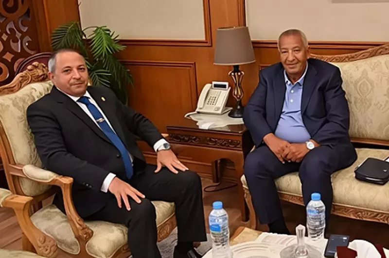 كامل أبو علي يتقدم