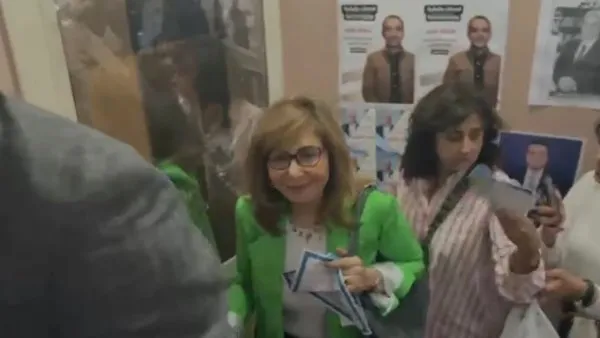 لميس الحديدي تشارك بفاعلية في انتخابات الصحفيين | فيديو

لميس الحديدي تصوت في انتخابات الصحفيين | فيديو

لميس الحديدي تدعم الصحافة من خلال صوتها في الانتخابات | فيديو

لميس الحديدي تظهر في انتخابات الصحفيين | فيديو
