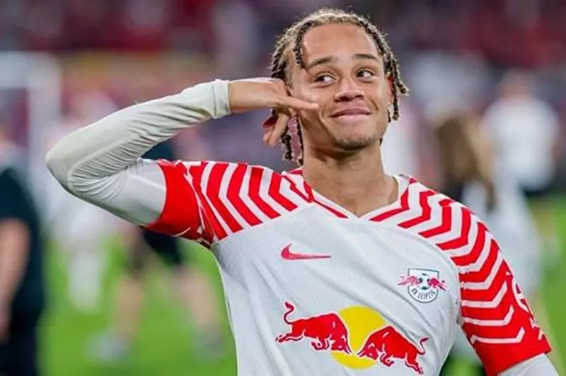 ليفربول يتحرك لضم سيمونز..